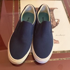 ❤️❤️Sea Vees Woman’s size 9.5 slip on sneaker.s Gently tried on. Navy bl.